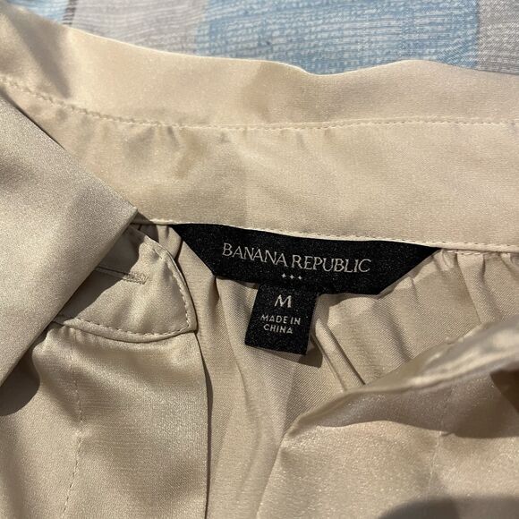 Banana Republic women's M button up sleevles collard shirt NWT - Picture 6 of 7